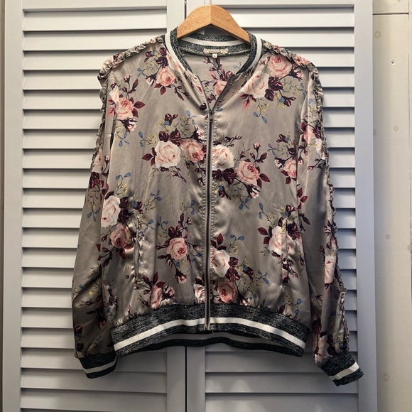 Buckle Gimmicks Floral Jacket - Picture 11 of 11